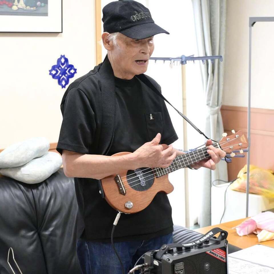 音楽演奏ボランティアさん（ハーモニカ＆ウクレレ）