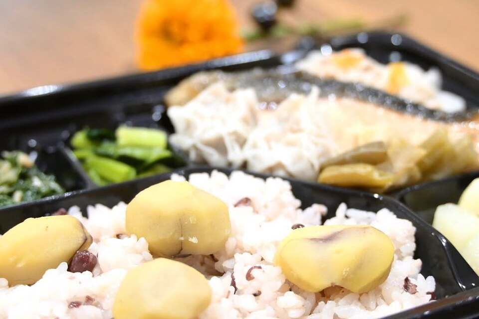お赤飯弁当
